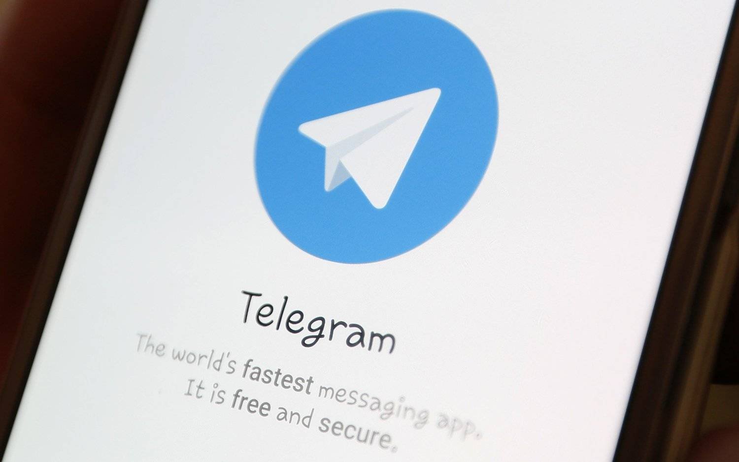 Ucraina interzice utilizarea oficială a aplicației Telegram de teama spionajului rusesc. 75% dintre ucraineni folosesc aplicația pentru comunicare