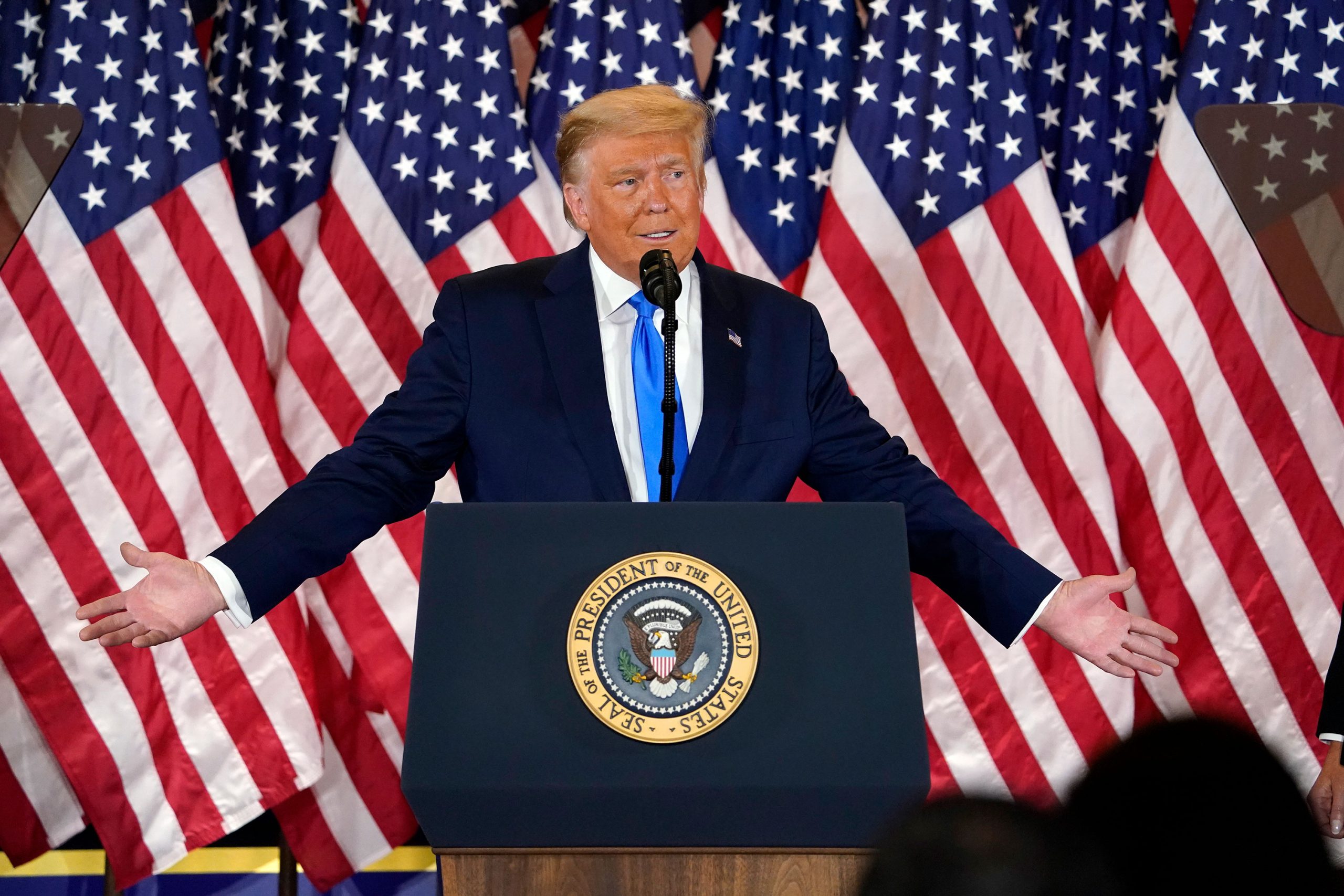 Trump laudă femeia „uimitoare” care l-a urmărit pe atacatorul de pe terenul de golf. Fostul Președinte vrea să o cunoască personal