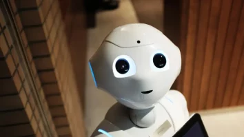 Ai fi de acord să te mintă robotul? Ce spune un studiu despre simularea sentimentelor în Inteligența Artificială