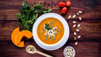 Toamna este vremea perfectă pentru supe cu legume. Chef: „Este sezonul abundenței și avem o multitudine de legume”