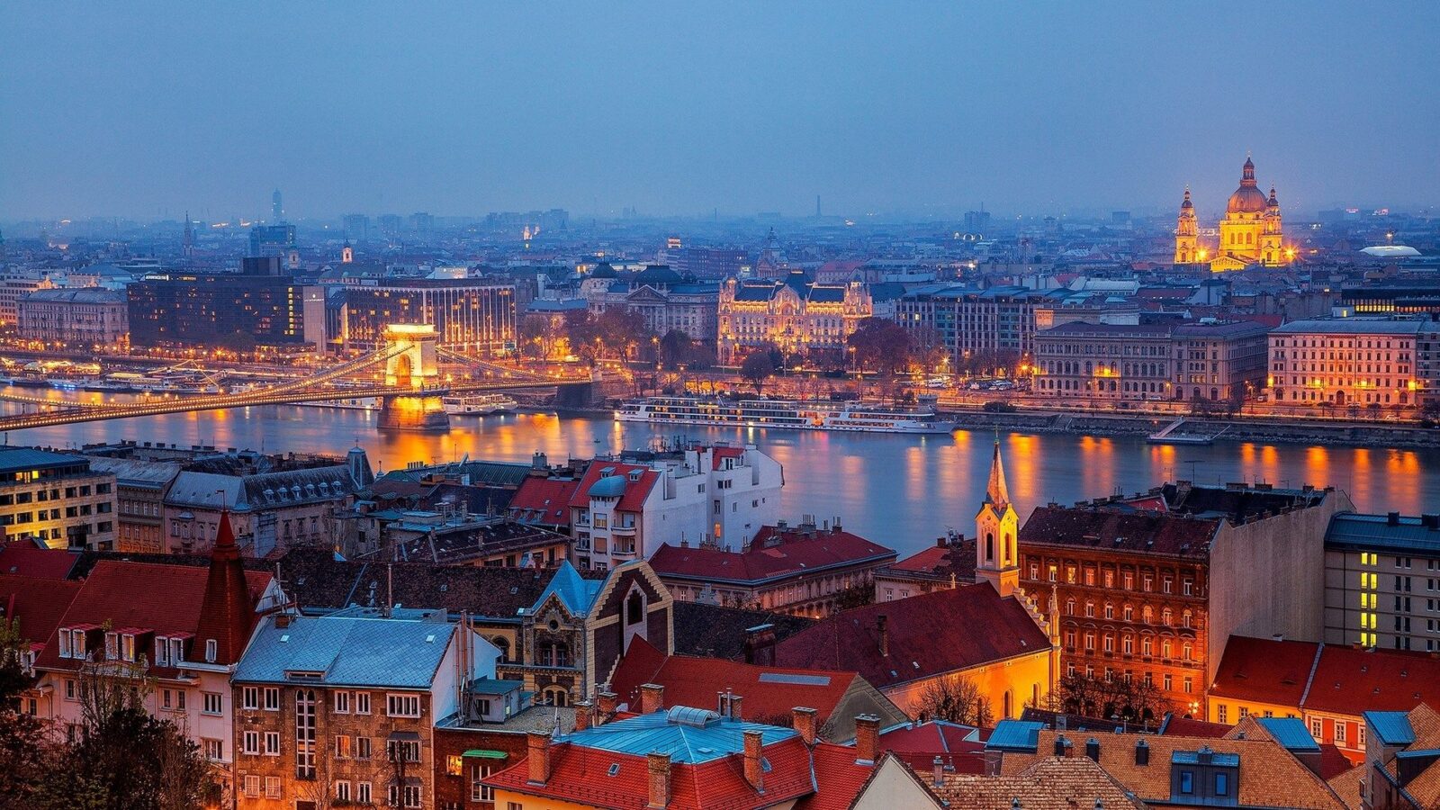 Primăria sectorului 6 din Budapesta a votat interzicerea Airbnb. Ce spun cei care se opun interdicției