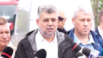 Ciolacu se află în zonele inundate din Galați: „Ministerul Apărării este pregătit pentru orice intervenție. Dislocăm alimente, pături, containere pentru casele distruse”