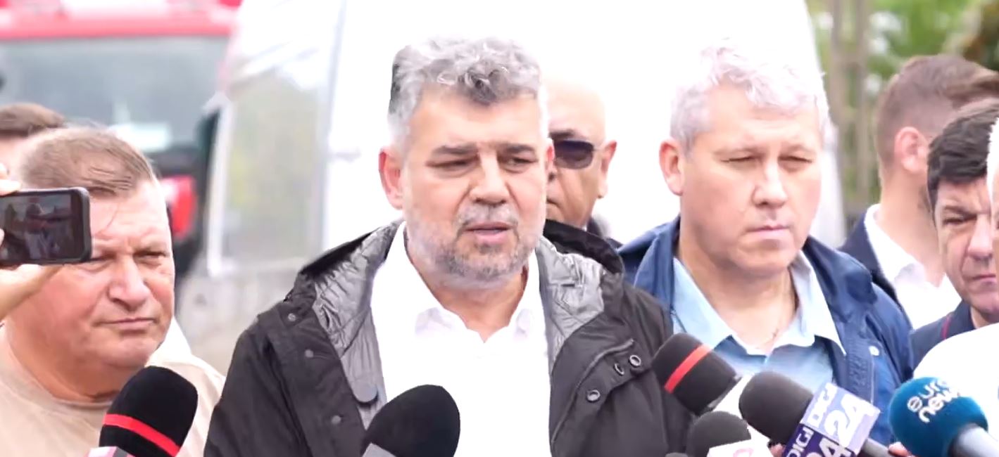 Ciolacu se află în zonele inundate din Galați: „Ministerul Apărării este pregătit pentru orice intervenție. Dislocăm alimente, pături, containere pentru casele distruse”