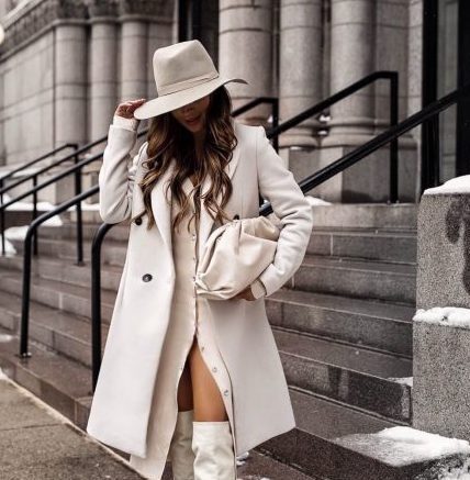 Albul nu se poartă doar vara! Cum arată tendințele în această toamnă