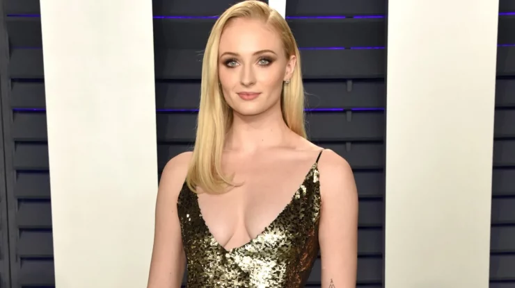 Sophie Turner spune că este „o luptă să fii o mamă singură”. Ce impact a avut ultimul rol asupra vieții sale