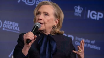 Hillary Clinton îl critică pe Elon Musk pentru comentariile „înfiorătoare” la adresa lui Taylor Swift