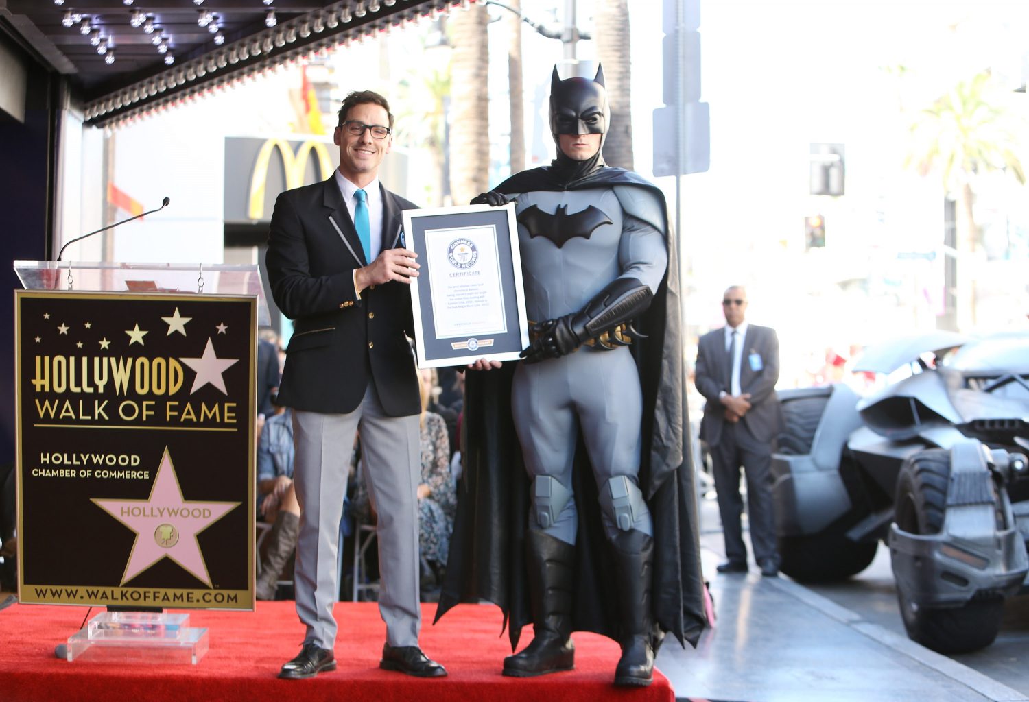 Batman e primul supererou cu o stea pe Hollywood Walk of Fame