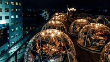 Vrei să-ți faci poze noi în acest weekend? Iată care sunt cele mai instagramabile locuri din București