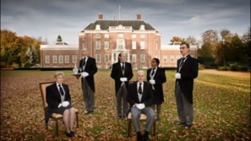 Regele Charles al III-lea caută un cioban pentru oile de la Sandringham. Cât câștigă un majordom care lucrează în casa familiilor regale, pe an