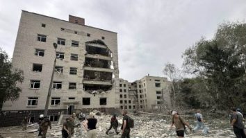 51 de oameni au murit și peste 200 au fost răniți într-un atac rusesc asupra unei facilități educaționale militare din Ucraina. Occidentul condamnă Rusia