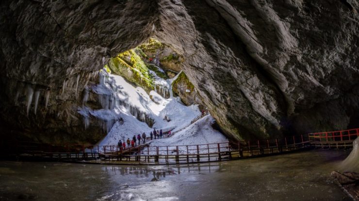 Schimbările climatice afectează și România. Ghețarul de la Scărișoara se topește