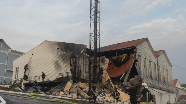 Rusia a atacat Kievul cu rachete în prima zi a noului an școlar, înainte ca mii de copii ucraineni să revină în bănci