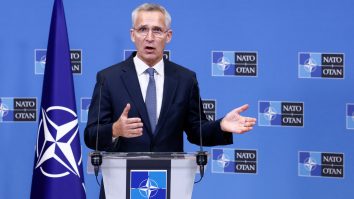 NATO cere Chinei să nu mai sprijine „războiul ilegal” al Rusiei din Ucraina