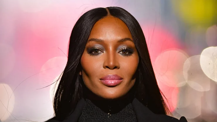 Naomi Campbell a fost exclusă din a administra organizații caritabile. Supermodelul a folosit banii pentru tratamente de spa și țigări