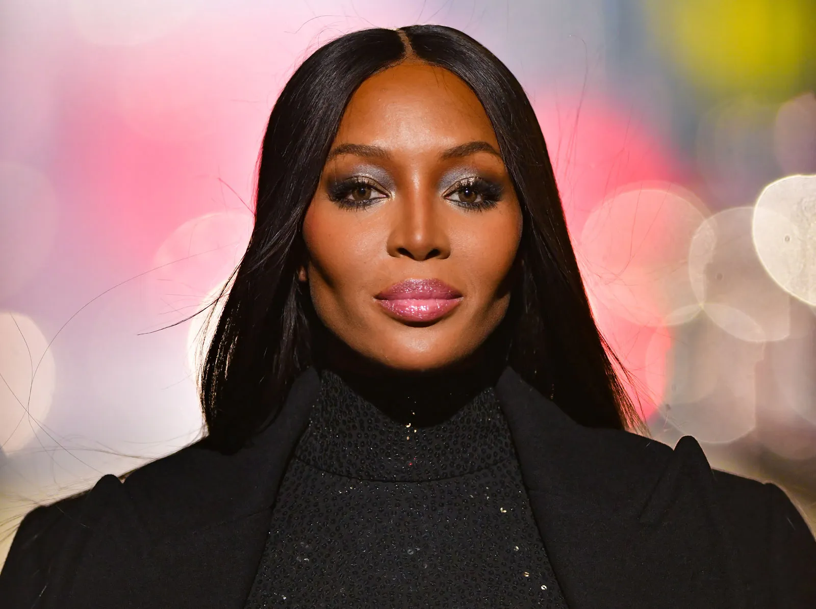 Naomi Campbell a fost exclusă din a administra organizații caritabile. Supermodelul a folosit banii pentru tratamente de spa și țigări