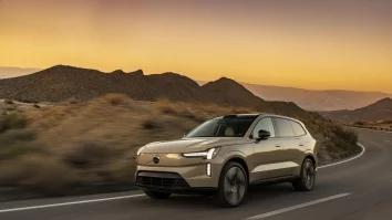 Volvo renunță la planul de a vinde numai vehicule electrice până în 2030. Cum a fost influențată decizia companiei