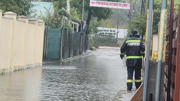 Ploi torenţiale în București: ISU a intervenit în 25 de situaţii de urgenţă. Care a fost situația în ţară în ultimele 24 ore