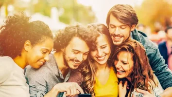 Copiii din Generația Alpha nu își fac prieteni, arată un nou sondaj. De ce trăiesc tinerii într-o epidemie de singurătate