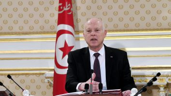 UE se confruntă cu dileme de credibilitate din cauza represiunii din Tunisia și a acordului de migrație