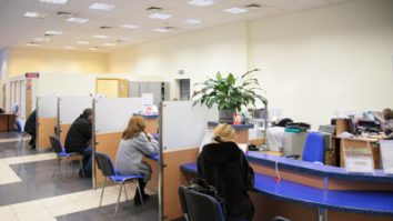 Românii nu sunt loiali băncilor. Unul din cinci clienți lucrează în același timp cu cel puțin trei bănci diferite