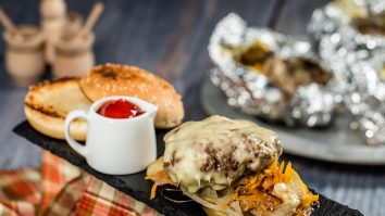 Ce mănânci azi? Te poți inspira din topul celor mai ciudate cereri de room service