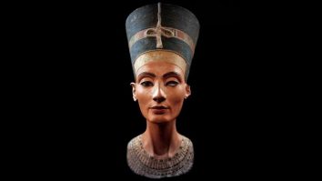 Egipt își vrea regina înapoi. După 102 ani, bustul reginei Nefertiti are șansa de a se întoarce acasă