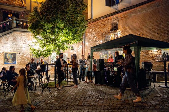 Cum arată clasamentul celor mai vechi restaurante? Butoiul de Aur din Sibiu este deschis din anul 1542