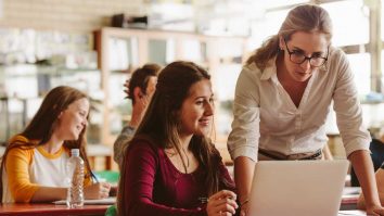 Tu cum îți alegi cariera? Arena Elevilor reunește 3.000 de elevi și 100 de speakeri la București