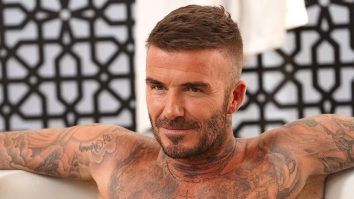 FOTO. David Beckham își dezvăluie noul tatuaj grafic, pe măsură ce se apropie de 100 de tatuaje pe corpul său. Ce reprezintă ultimul