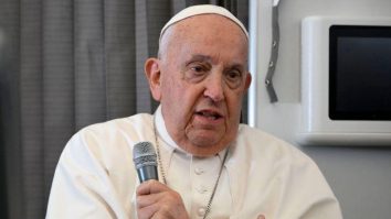 Papa Francisc s-a angajat să eradicheze „flagelul” abuzurilor sexuale ale clericilor. Premierul Belgiei l-a îndemnat să ia măsuri concrete