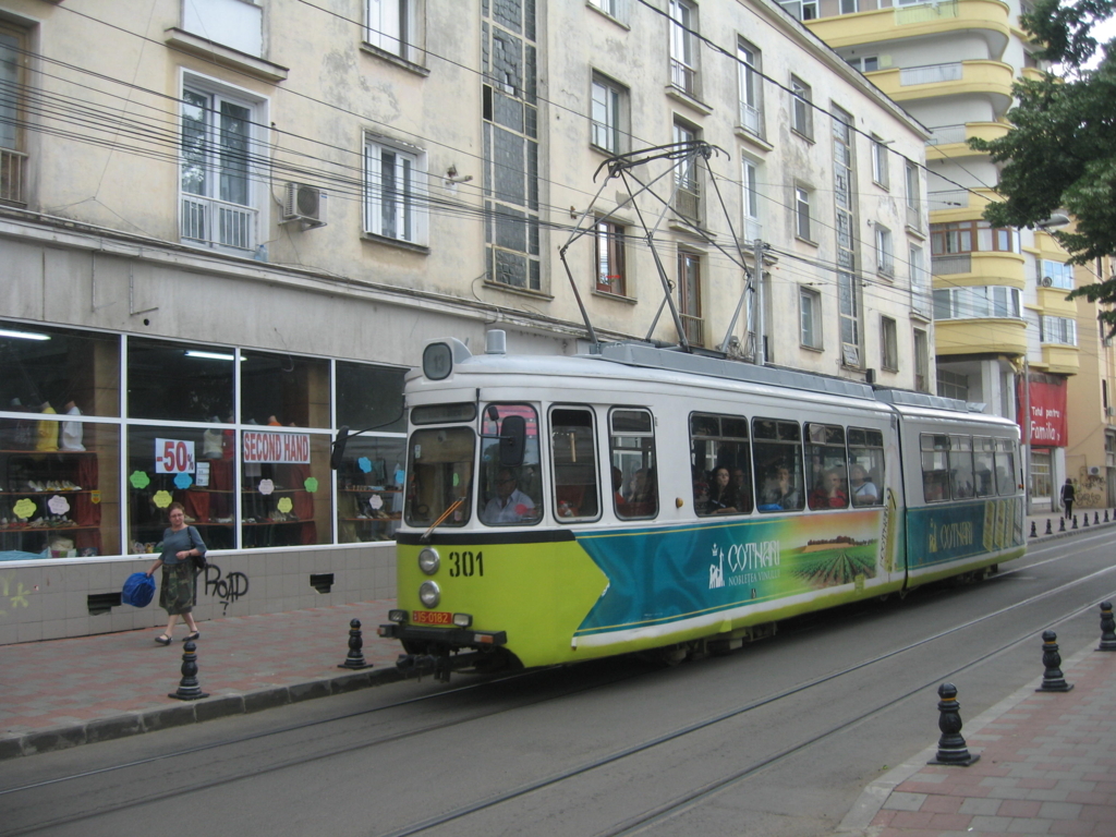 Tramvaiul-cafenea din Iași este un concept inovator. Ce alte cafenele inedite mai găsim în România