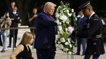 Kamala Harris îl critică pe Trump pentru disputa de la Cimitirul Arlington. Cum răspunde fostul Președinte acuzațiilor