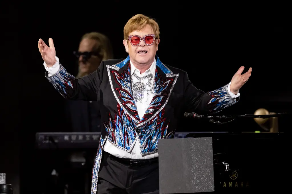 Sir Elton John a devenit EGOT la Premiile Emmy