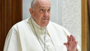 Papa Francisc luptă pentru Asia în turneul său. Suveranul Pontif a semnat un acord de susținere reciprocă cu autoritățile musulmane de la Jakarta