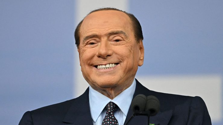 Consiliul municipal din Milano a făcut apel împotriva unei inițiative de a redenumi principalul aeroport al orașului după Berlusconi