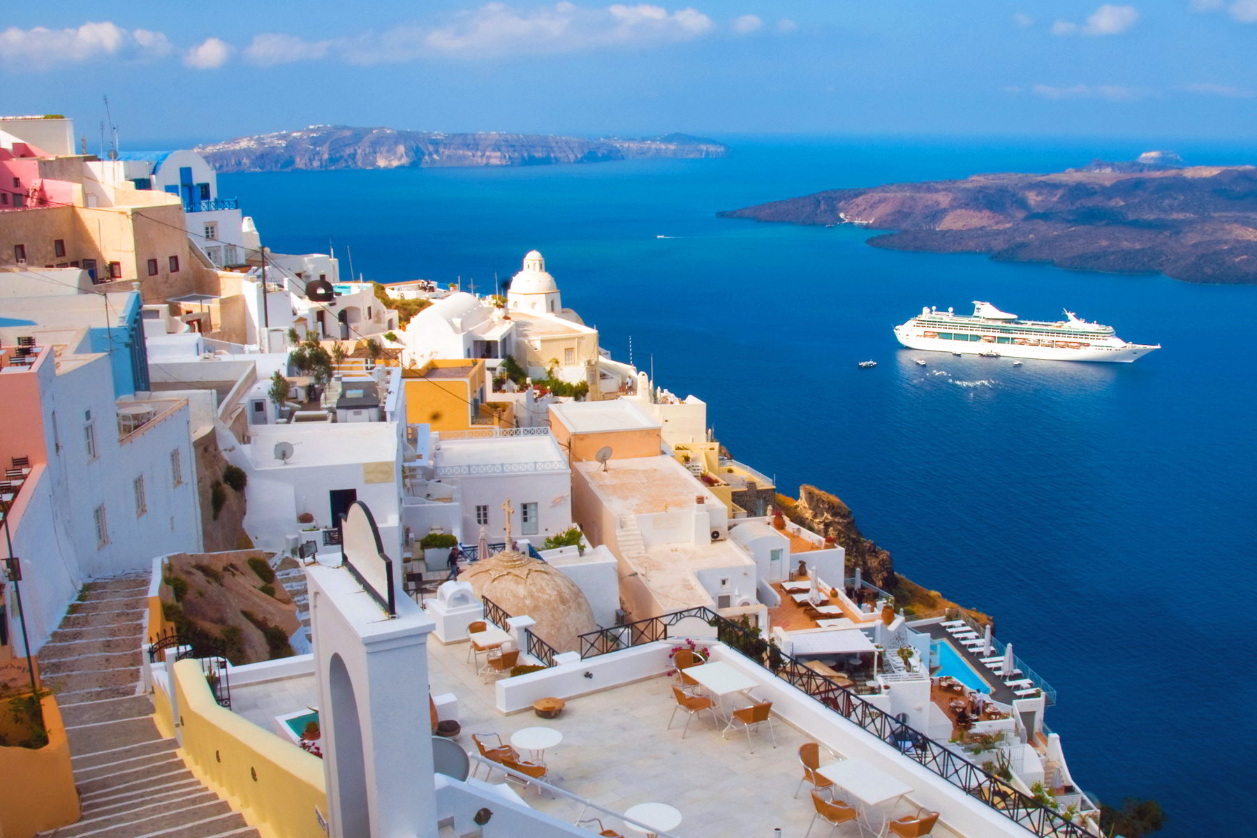 Grecia introduce o taxă pentru turişti pe croazieră pentru a proteja insulele Mykonos şi Santorini