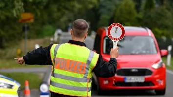 Germania a reintrodus controalele temporare la toate cele nouă frontiere terestre ale sale, o măsură care a stârnit critici