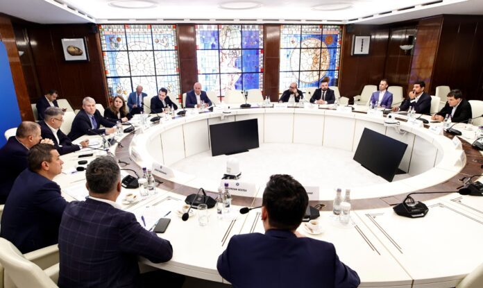 Marcel Ciolacu: „Vreau să stabilim un dialog permanent și un grup de lucru între Guvern-Primăria Capitalei și primăriile de sector”