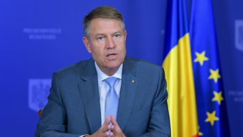 Iohannis poate candida independent pe listele unui partid la alegerile din 1 decembrie, a decis Consiliul Legislativ