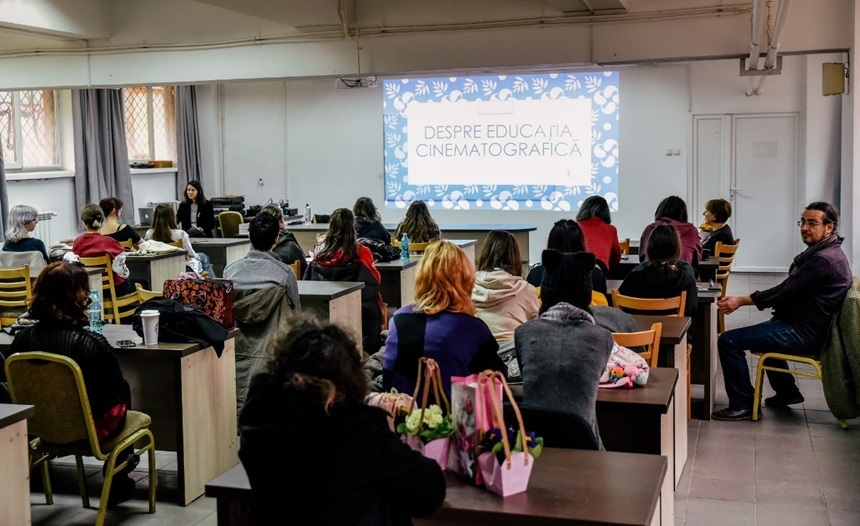 Programul „Ora de Cinema” aduce educația cinematografică în școlile din Cluj-Napoca și Focșani