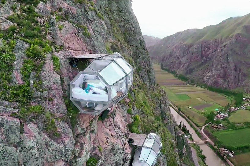 Care sunt cele mai fascinante cazări minuscule din lume? Skylodge oferă capsule transparente suspendate pe o stâncă, la 400m înălțime