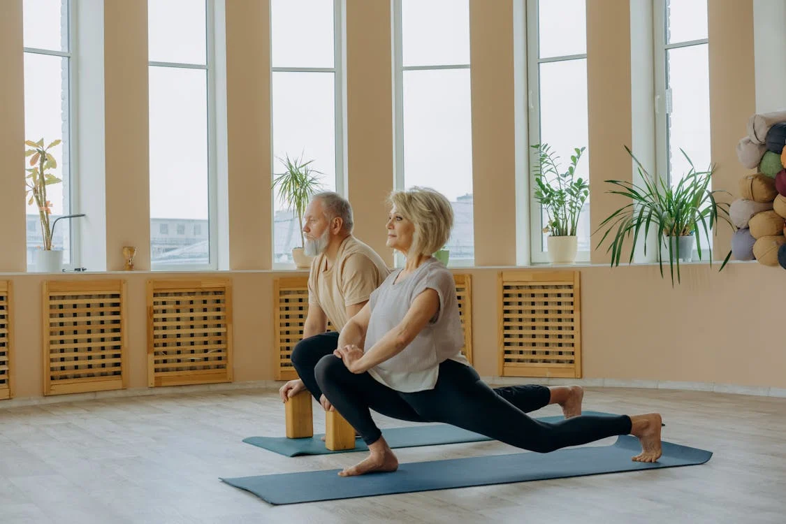 Yoga contribuie la longevitatea vieții. Hella Merkaba: „Longevitatea este un corp suplu care se poate mișca ușor”