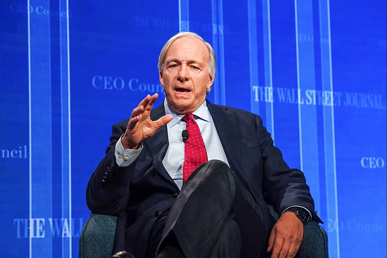 Miliardarul Ray Dalio avertizează că democrația SUA e în pericol, indiferent dacă va câștiga Trump sau Harris: „Există riscul unui război civil”