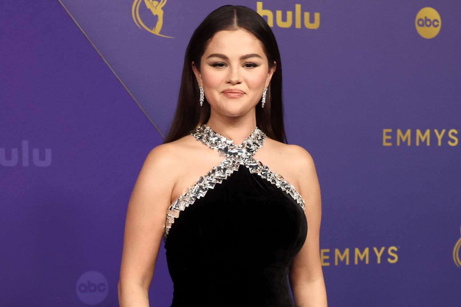 Selena Gomez a făcut o glumă despre „doamnele cu pisici, fără copii” la Premiile Emmy. Ce a spus artista