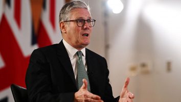 Sir Keir Starmer se întâlnește cu Donald Trump pentru a „stabili o relație” între Marea Britanie și SUA. Premierul va discuta și cu democrata Kamala Harris