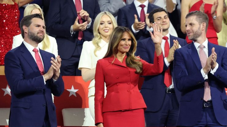 Melania Trump dă vina pe democrați și presă pentru „alimentarea toxicității” împotriva soțului său. Fosta Primă Doamnă a dat primul interviu după doi ani