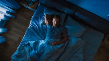 Cum să ai un somn odihnitor? Lasă aerul să circule pe piele chiar dacă este iarnă