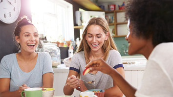 Bunătatea te face mai frumos. Cercetătorii din Tel Aviv susțin că totul se rezumă la „prosocialitate”