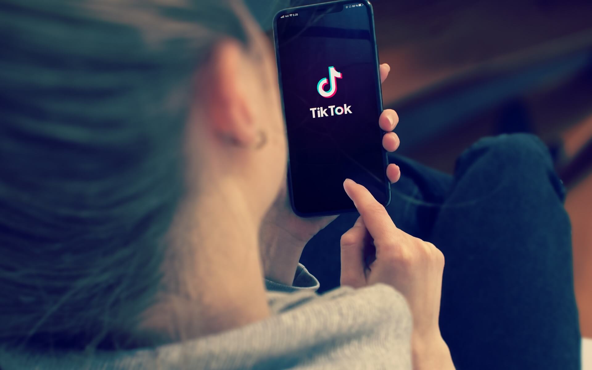 TikTok devine ghid pentru carieră. Expert HR: „Tinerii trebuie să fie atenți și să recurgă la rațiune și logică”