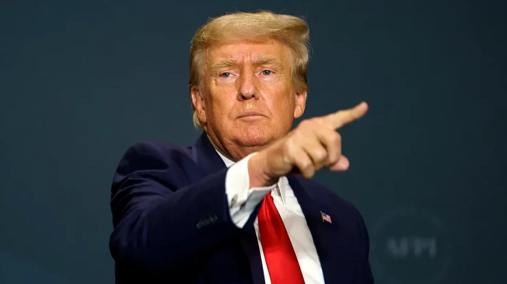 Donald Trump solicită apărarea personală cu avioane și vehicule militare în ultimele săptămâni ale campaniei